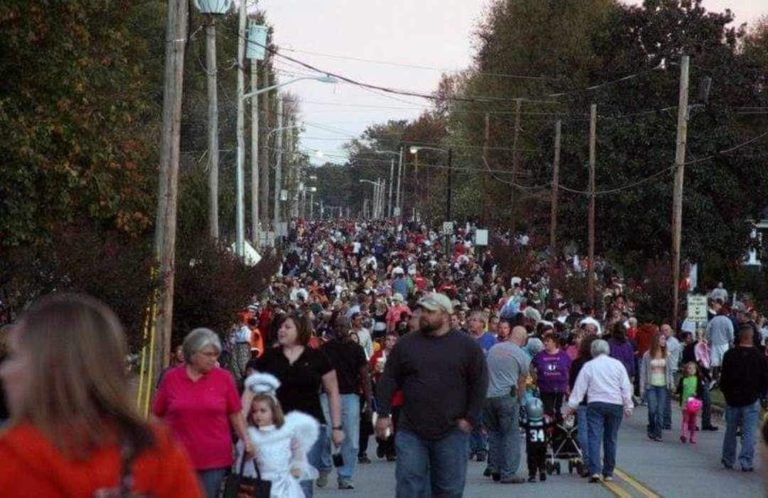 Trick or Treaters Lining the Streets of Maiden. Photo Courtesy of Marian Lytle.