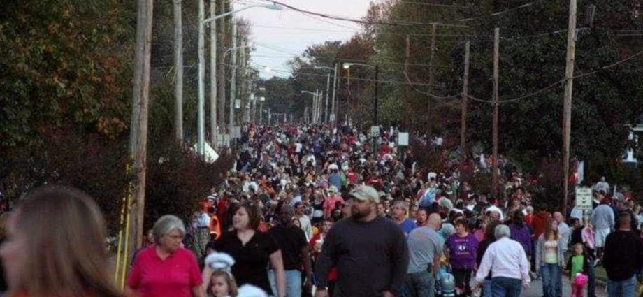 Trick or Treaters Lining the Streets of Maiden. Photo Courtesy of Marian Lytle.